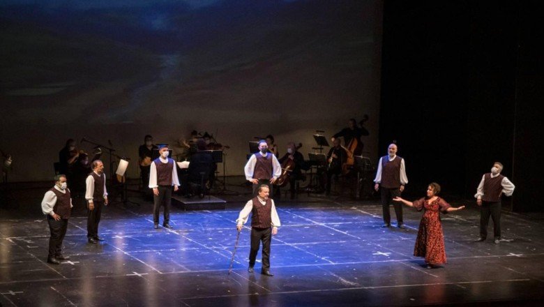 Gangster Opera Sahnesi’nde