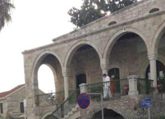 GKRY’de tarihi Larnaka Büyük Camisi'ne çirkin saldırı