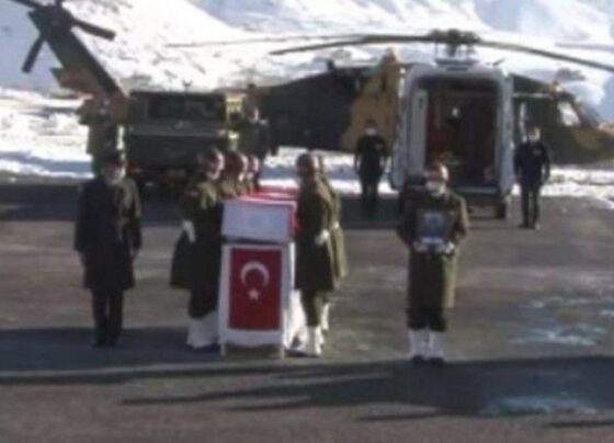 Hakkari’de şehit askerler için tören düzenlendi
