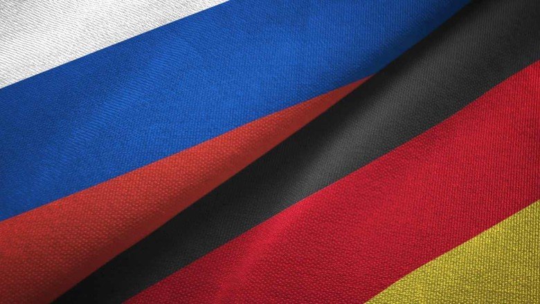 İki Rus diplomat Almanya’da istenmeyen kişi ilan edildi