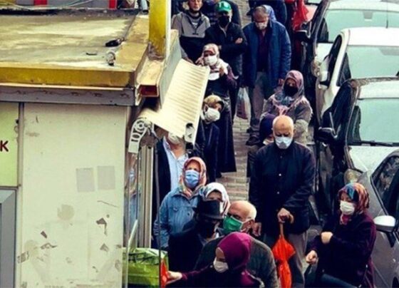 Karar yazarı Elif Çakır: Ucuz ekmek kuyrukları Beştepe’nin penceresinden bile görünüyordur artık