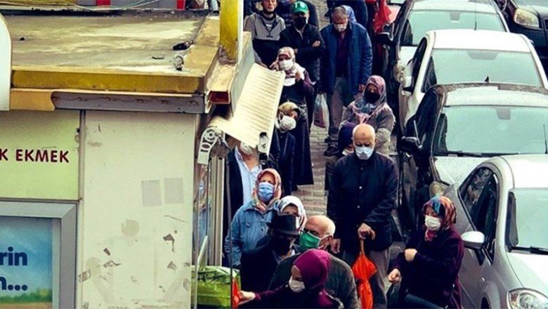 Karar yazarı Elif Çakır: Ucuz ekmek kuyrukları Beştepe’nin penceresinden bile görünüyordur artık