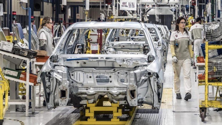 Kasımda ihracatta lider otomotiv sektörü oldu