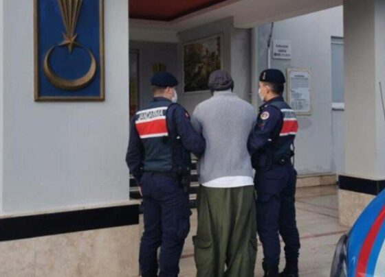 Kemer’de 14 ayrı suçtan 4 yıl hapis cezası olan şahıs yakalandı