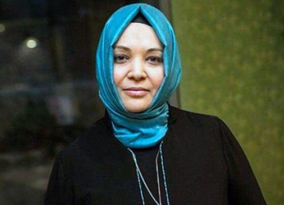 Korkusuz yazarından Hilal Kaplan’a: Bu kadın yazar TRT yönetiminde ve çok belli ki bütün gücünü o sanatçının diziden atılması için kullanacak