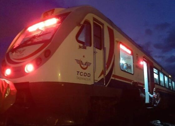 Manisa’da yolcu treninin çarptığı adam yaşamını yitirdi