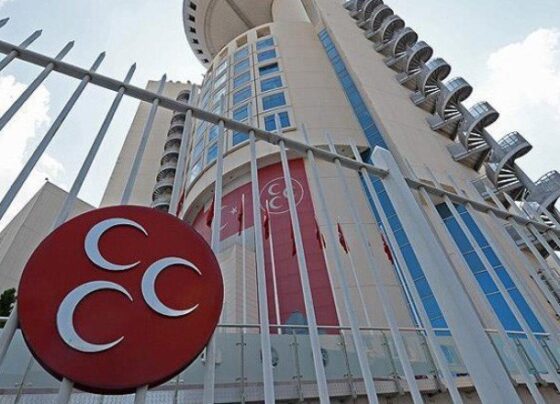 MHP’den Türkeş’in ailesine karşı ‘Türkeş Vakfı’ hamlesi