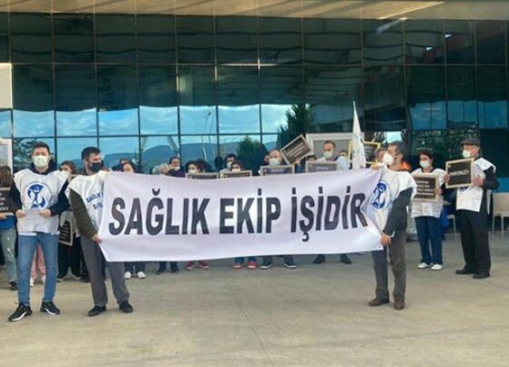 Sağlık emekçileri hakları için iş bıraktı