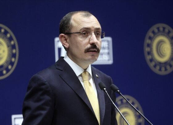 Ticaret Bakanı Muş: Muratbey Gümrük Müdürlüğümüzde yılın 1 milyonuncu ihracat beyannamesini onayladık
