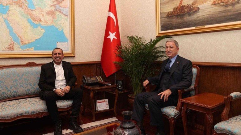 Bakan Akar sanatçı Haluk Levent’i kabul etti