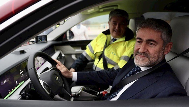 Bakan Nebati, Togg’un direksiyonuna geçti