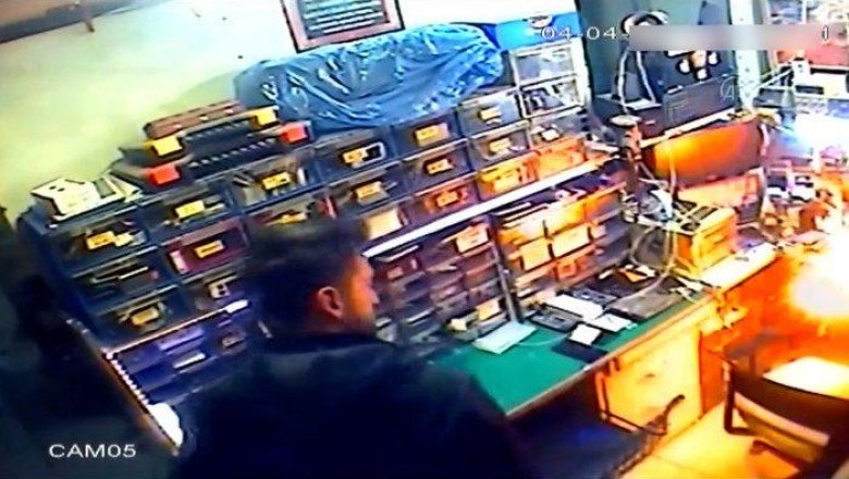 Düzce’de teknik serviste korku dolu anlar! Cep telefonu bataryası böyle patladı