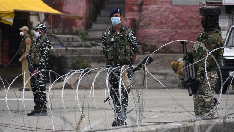 Hindistan’da Hindu gruplarla Müslümanlar arasındaki çatışmalarda 10 kişi yaralandı