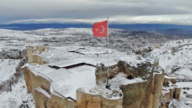 Medeniyetlerin beşiği Harput tekrar beyaza büründü, kartpostallık görüntüler oluştu