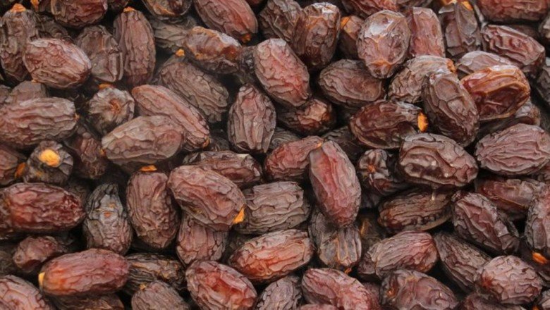 Ramazanda susuz kalan cildinizi hurma ile parlatın