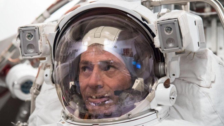 Rekor kıran NASA astronotu Dünya’ya, iki kozmonotla birlikte ve Rus uzay aracında dönüyor