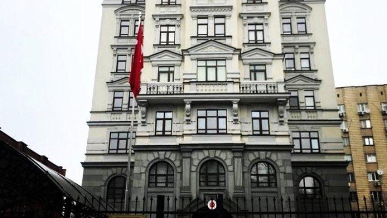Türk Büyükelçiliği Kiev’e geri döndü