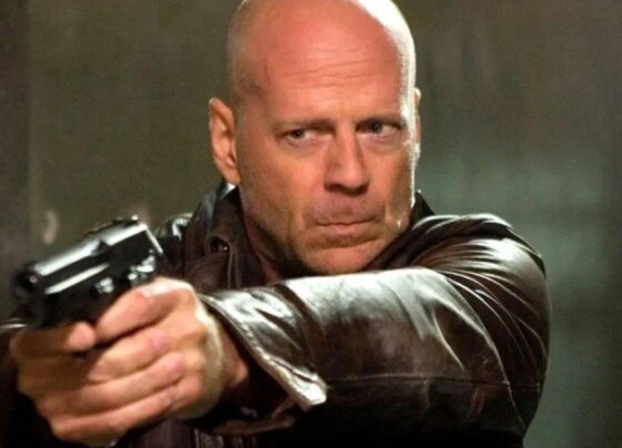 Bruce Willis’in hastalığıyla ilgili yeni iddia: “Sette silahı yanlış zamanda ateşledi”