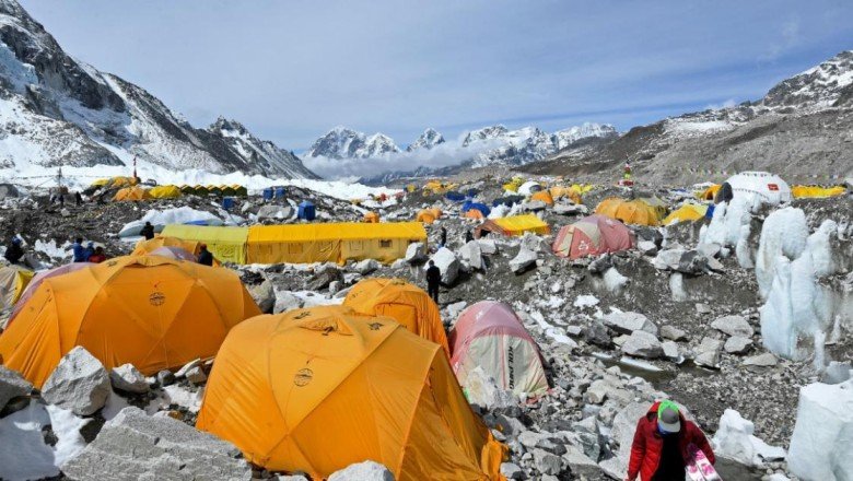 8 yıl önce felç geçiren adam koltuk değnekleriyle Everest’e tırmanacak