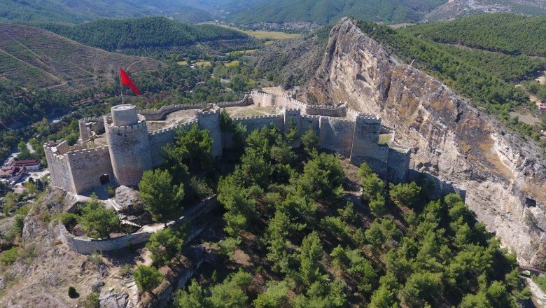 İhtişamını Osmanlı’dan alan Boyabat Kalesi