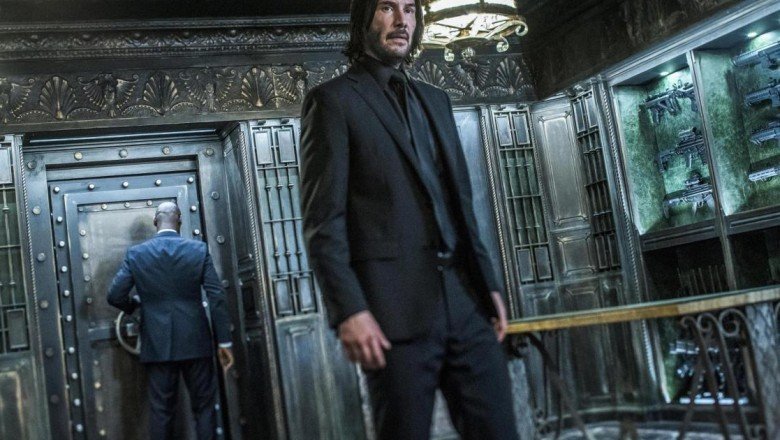 John Wick sunumu sırasında sahneye çıkan Keanu Reeves tezahüratlarla karşılandı: “Adamsın!”