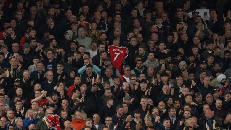 Liverpool taraftarından bebeğini kaybeden Ronaldo’ya alkışlı destek