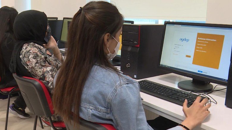 ‘Mekansız üniversite’ uygulamasına ışık tutan yerli portal