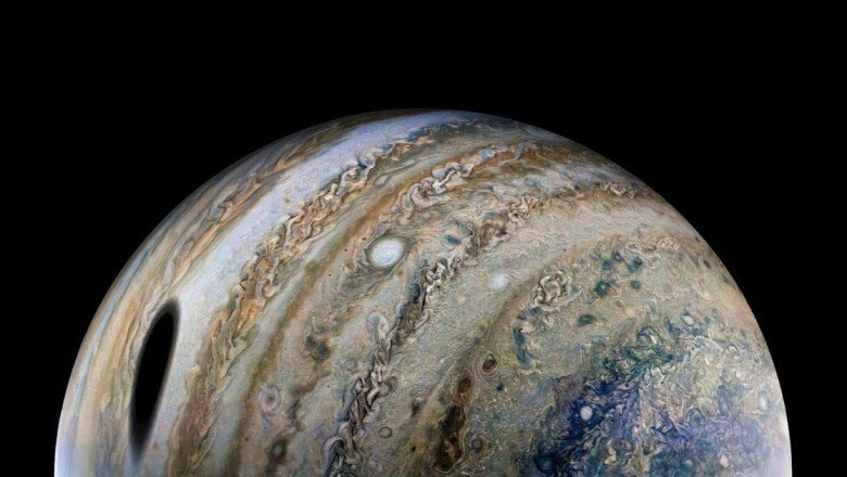 NASA’nın Juno’su, Jüpiter’in üzerindeki büyük gölgeyi yakaladı
