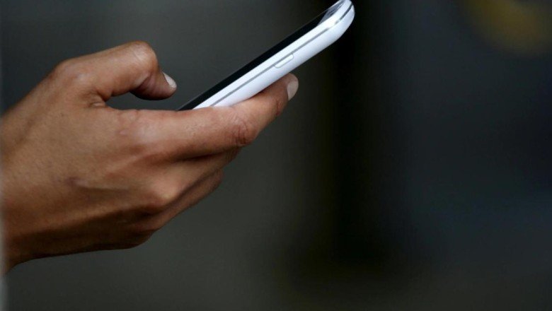 Pakistan’daki bir üniversite öğrencilere telefon yasağı getirdi
