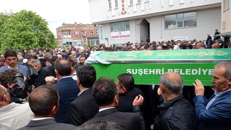 Suşehri Belediye Başkanı Yüksel’in annesi son yolcuğuna uğurlandı