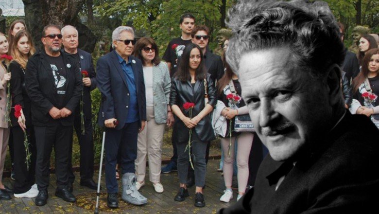 Nâzım, Moskova’da yağmur altında şiirleriyle anıldı: İşte, yaşamaya devam ediyor…