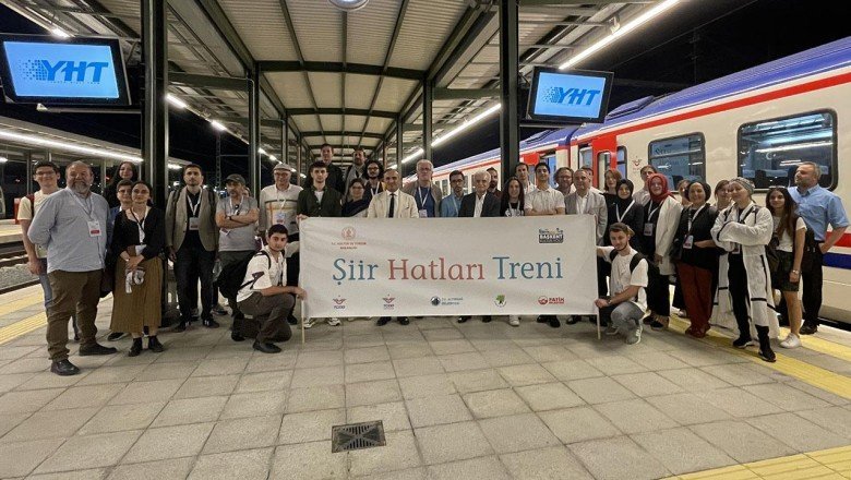‘Şiir Hatları Treni’ raylarda
