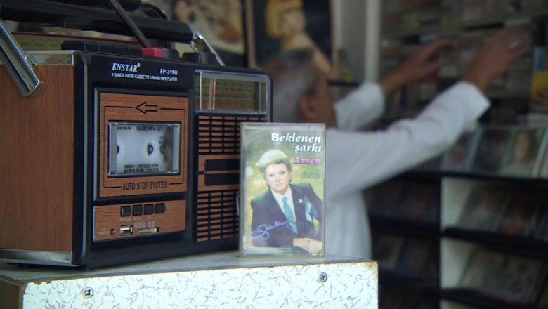 Bu dükkan zamana meydan okuyor… Kaset dinlemek ayrıcalık