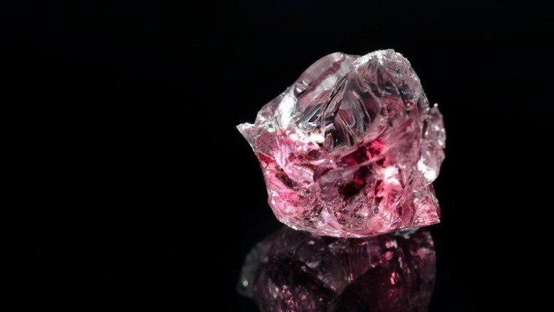Dünyanın “en nadide” pembe elmaslarından biri, satışa çıkıyor; fiyatı ne kadar?