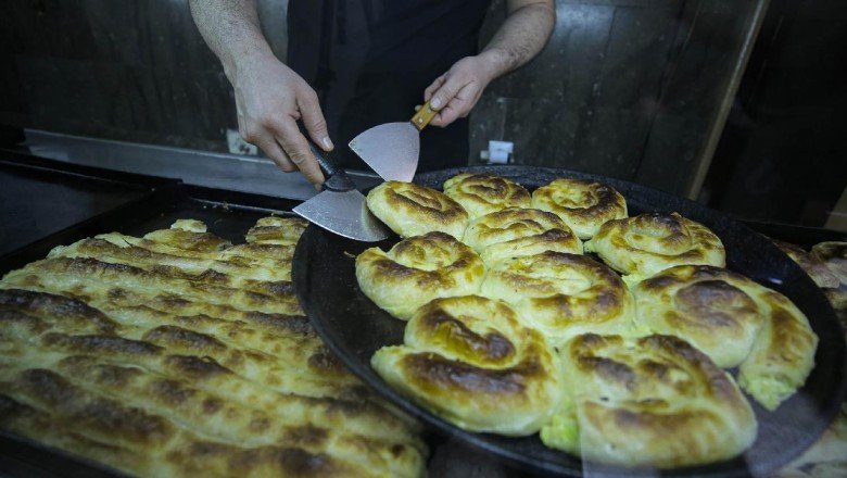 Balkanlar’da Börek etli mi etsiz mi olur? tartışması devam ediyor