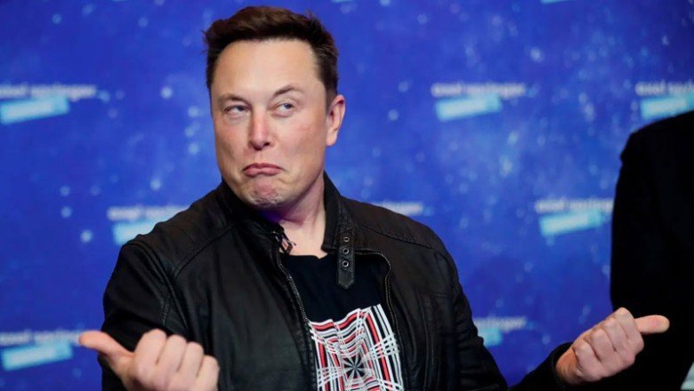 Elon Musk, Twitter’da mavi tikli hesaplar için ödeme planına isyan edenleri ti’ye aldı