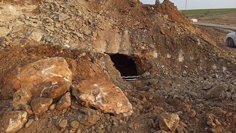 Yol çalışmasında 1600 yıllık oda mezar bulundu
