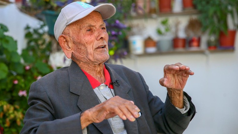Atatürk’ü gördüğü anları anlatırken gözyaşlarını tutamadı